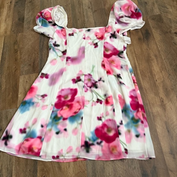 Fame and Partners Floral Dress 12 NWT - Picture 6 of 6